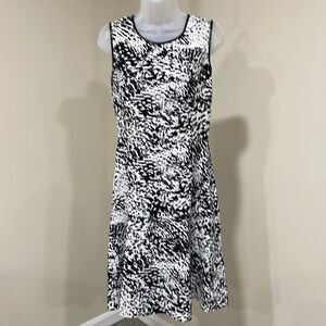 NWT Calvin Klein Black White Dress.  Size 8 M medium